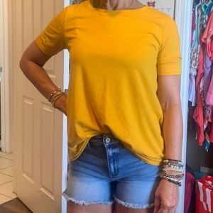 Women's boutique shirt sz. Small